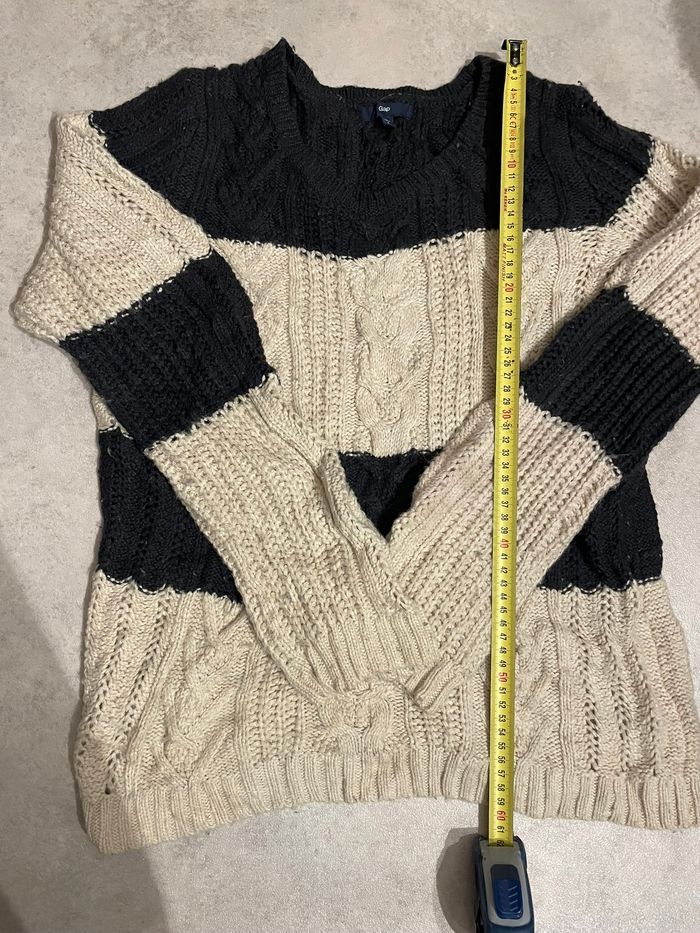 Pull en maille torsadée Gap rayé bleu marine et beige - photo numéro 4