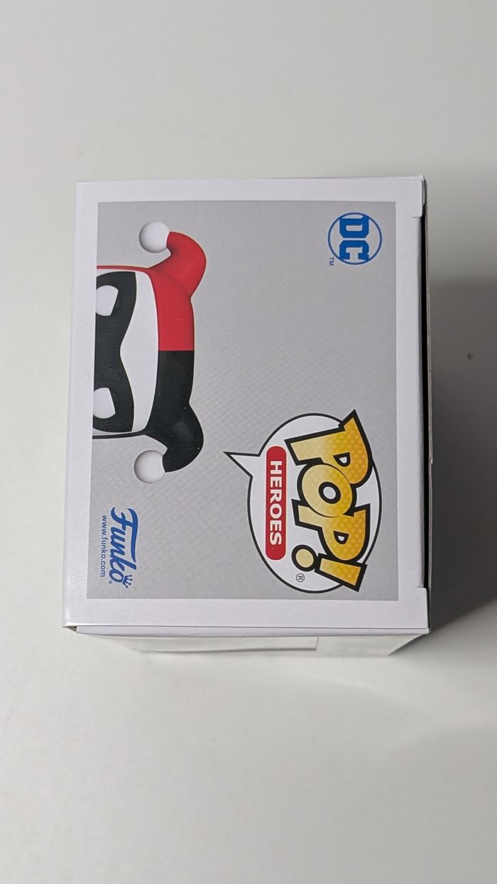 [Funko pop] Figurine Harley Quinn with cards SE 454 - photo numéro 5