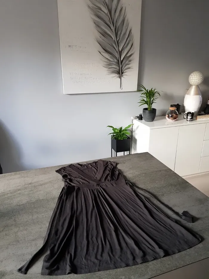 Robe noir Kiabi 42/44 - photo numéro 2