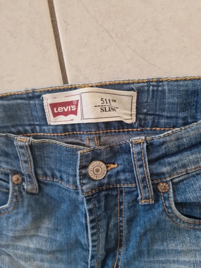 Jeans levis 511 taille slim 12 ans tres bon etat - photo numéro 3