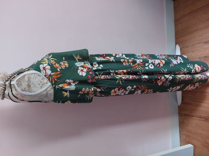 Robe longue à fines bretelles verte à fleurs taille 38 - photo numéro 4