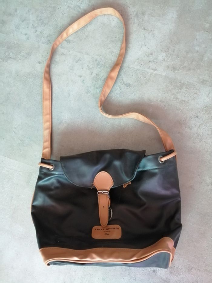 Sac à main synthétique