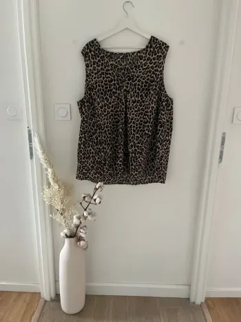 Blouse sans manches léopard Kiabi