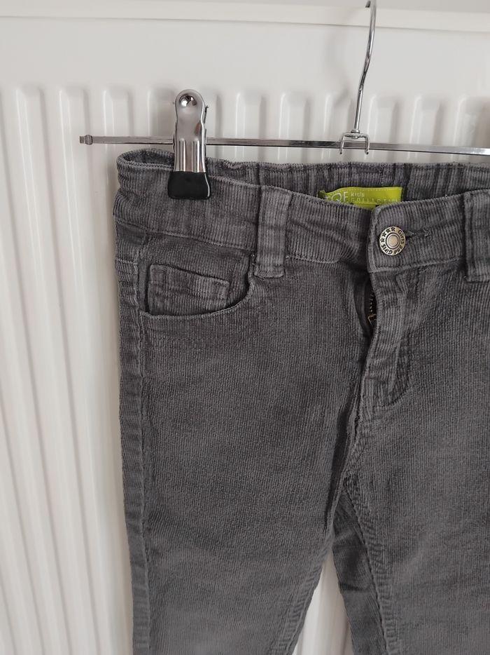 Pantalon gris  fille 7 ans - photo numéro 2
