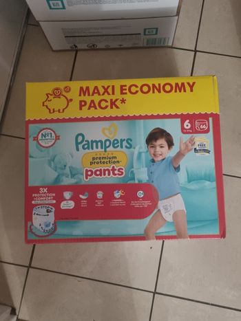 66 couches pampers T6