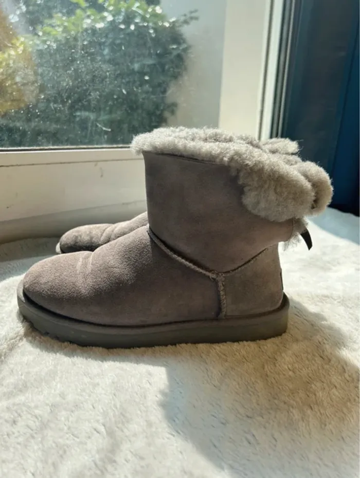 Bottes Ugg « mini bailey » - photo numéro 3