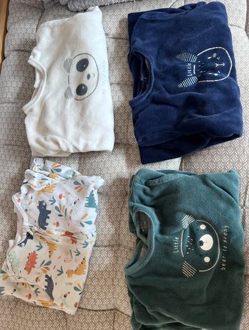 4 pyjamas 12 mois