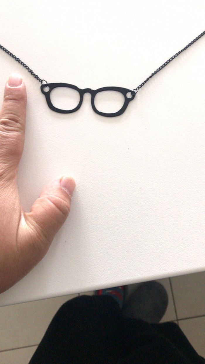 collier paire de lunette - photo numéro 3