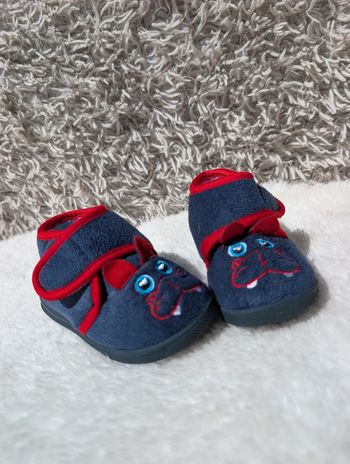 Chaussons taille 22