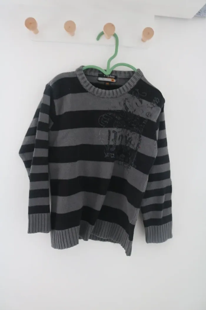 Ensemble haut Disney, pull T-Traxx, pantalon sans marque et gilet Gabrines 4 ans - photo numéro 6