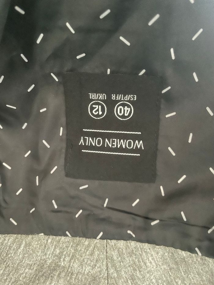 🌸jolie Blazer gris court Only taille 40🌸 - photo numéro 3