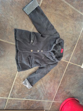 Veste levis
