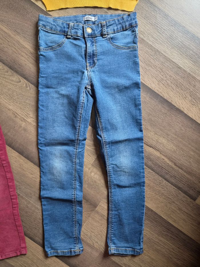 Lot de 2 pantalons et 2 pulls fille. Taille 6/7 ans. Kiabi, Gémo... TBE - photo numéro 3