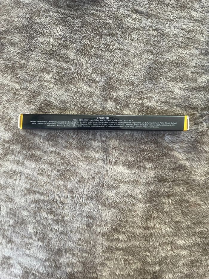 Eye liner noir, Cruelty free et vegan. - photo numéro 2