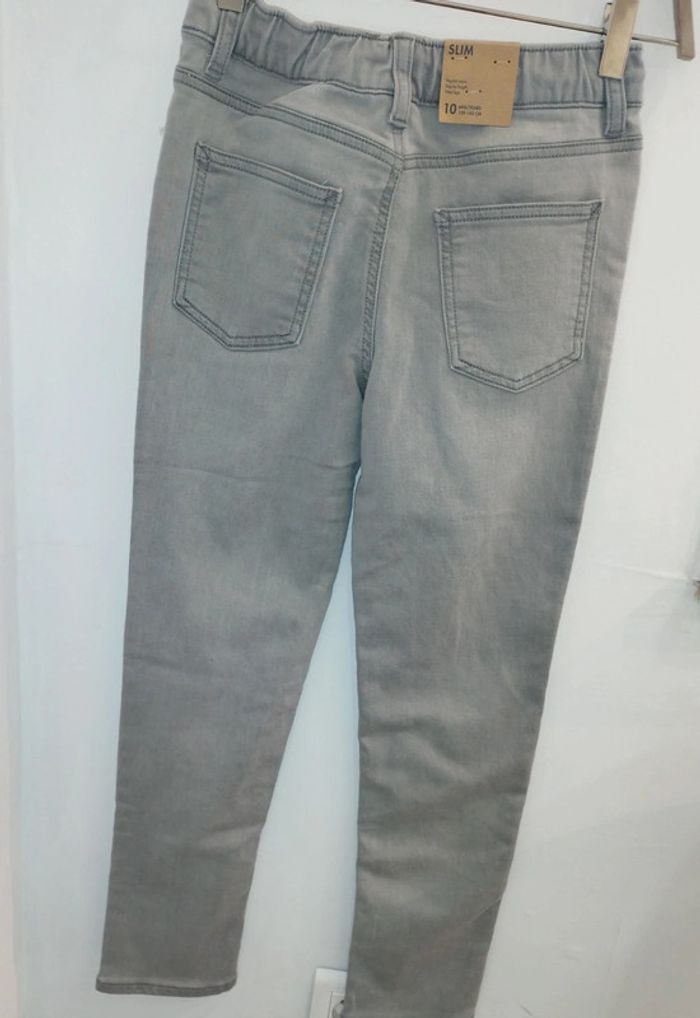 Jeans neuf - photo numéro 2