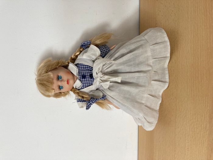 poupée porcelaine - photo numéro 3