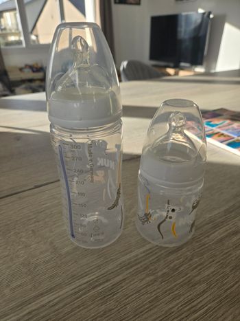 Deux biberons