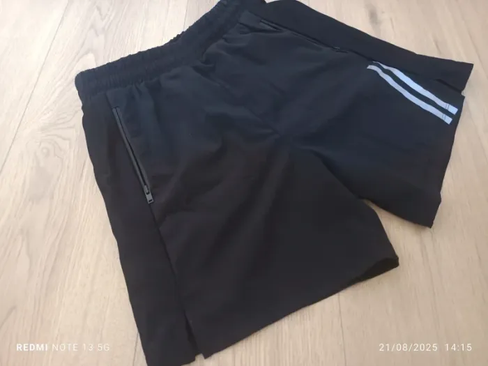 Magnifique short La redoute noir taille 12 ans - photo numéro 2