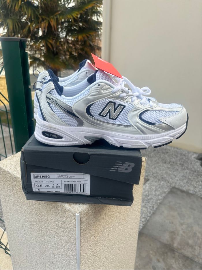 Baskets New Balance  MR 530