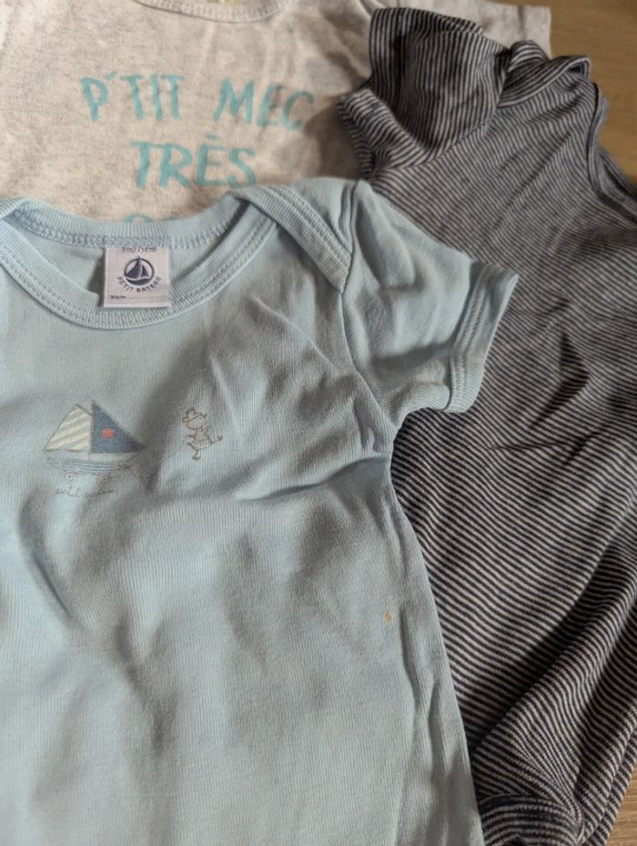 Lot de 3 bodies taille 9 mois - photo numéro 2