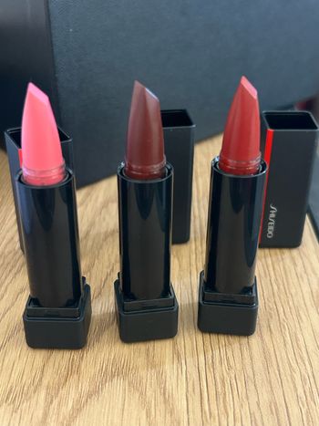 Lot rouge à lèvres Shiseido 2,5g chacun