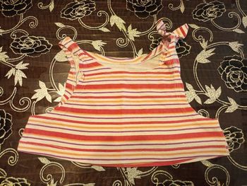 Petit haut fille à rayures roses violettes orange à porter sur Tee-shirt manches courtes ou longues