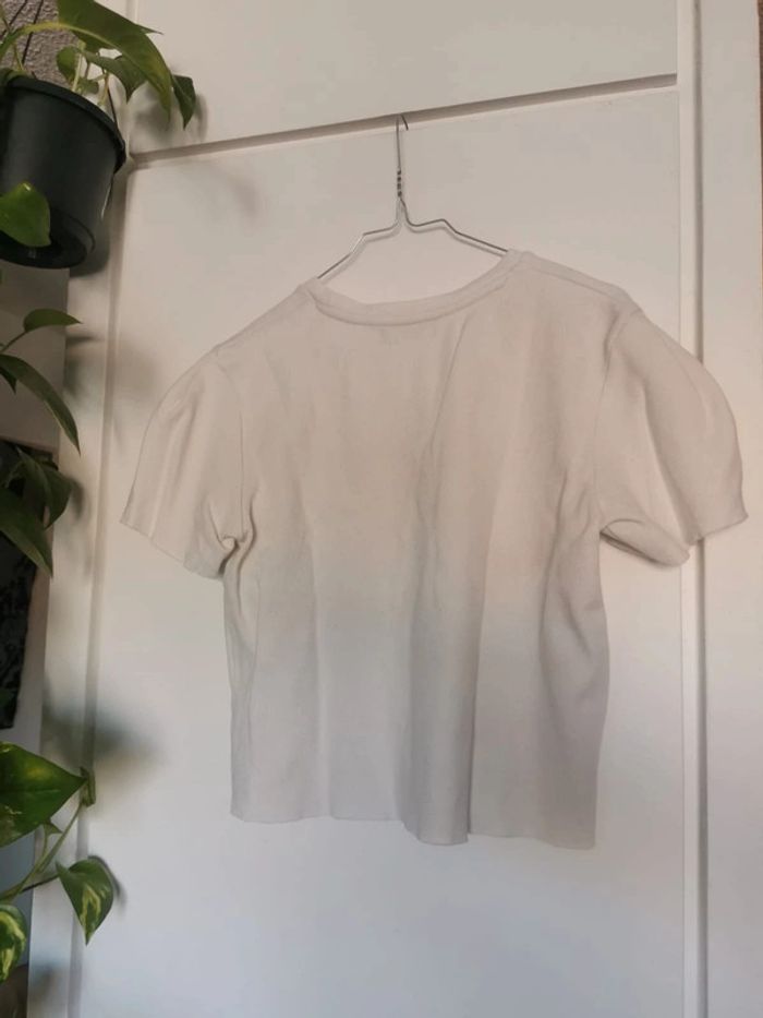 T-shirt court blanc Bershka - photo numéro 2