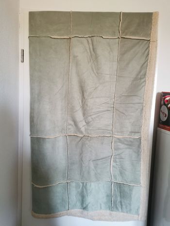 Couvre-lit neuf effets daim et laine de mouton