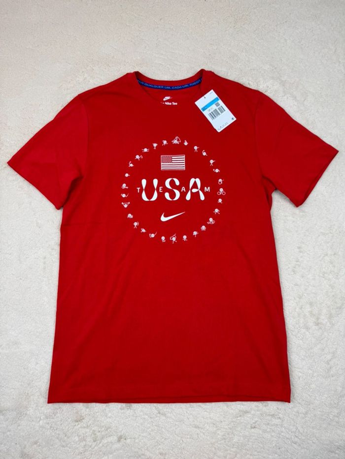 T-shirt Nike Team USA Jo 2024 Rouge Neuf Taille M