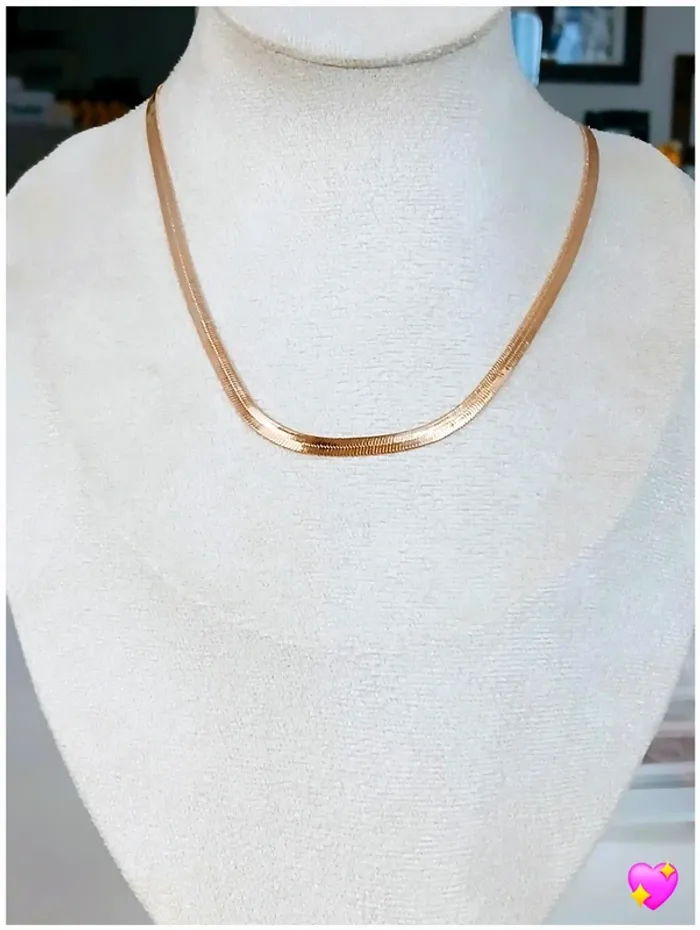 Collier Chaîne dorée serpentin – inspiration Lou.Yetu , Zara, Zag