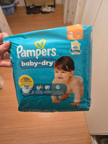 Paquet de couche pampers baby dry taille 3