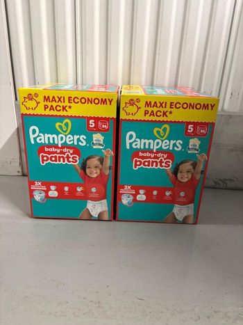 Lot de 2 cartons de Pampers taille 5