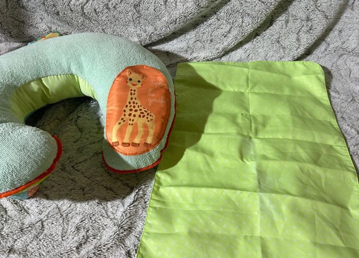 Coussin cale bébé éveil & repos Sophie la Girafe - photo numéro 2