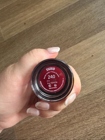baume à lèvre rouge