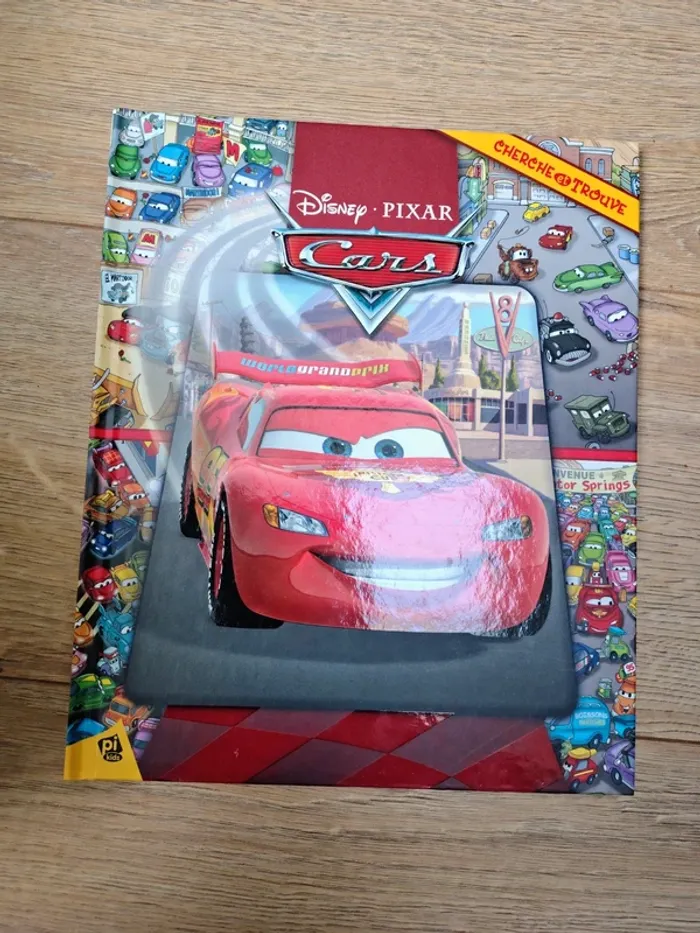 Cherche et trouve cars Disney Pixar parfait état