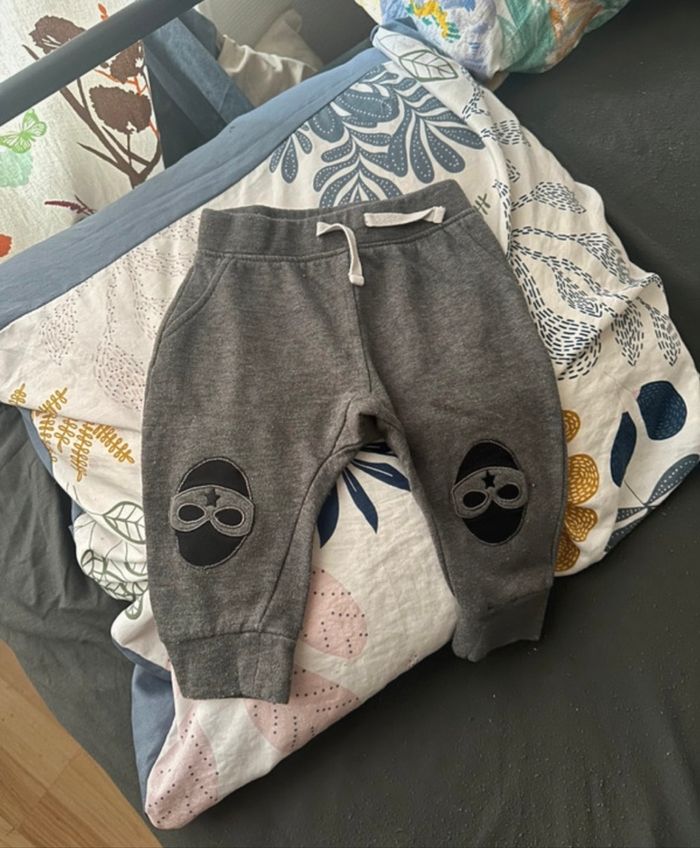 Jogging bb garçon taille 18 mois🐼