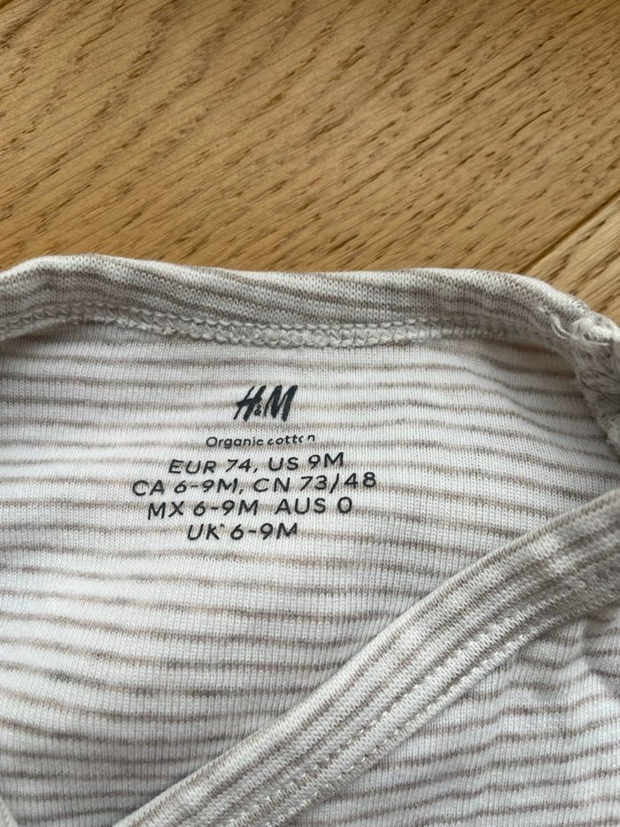 Lot 5 bodies ouverture devant 6-9 mois - photo numéro 5