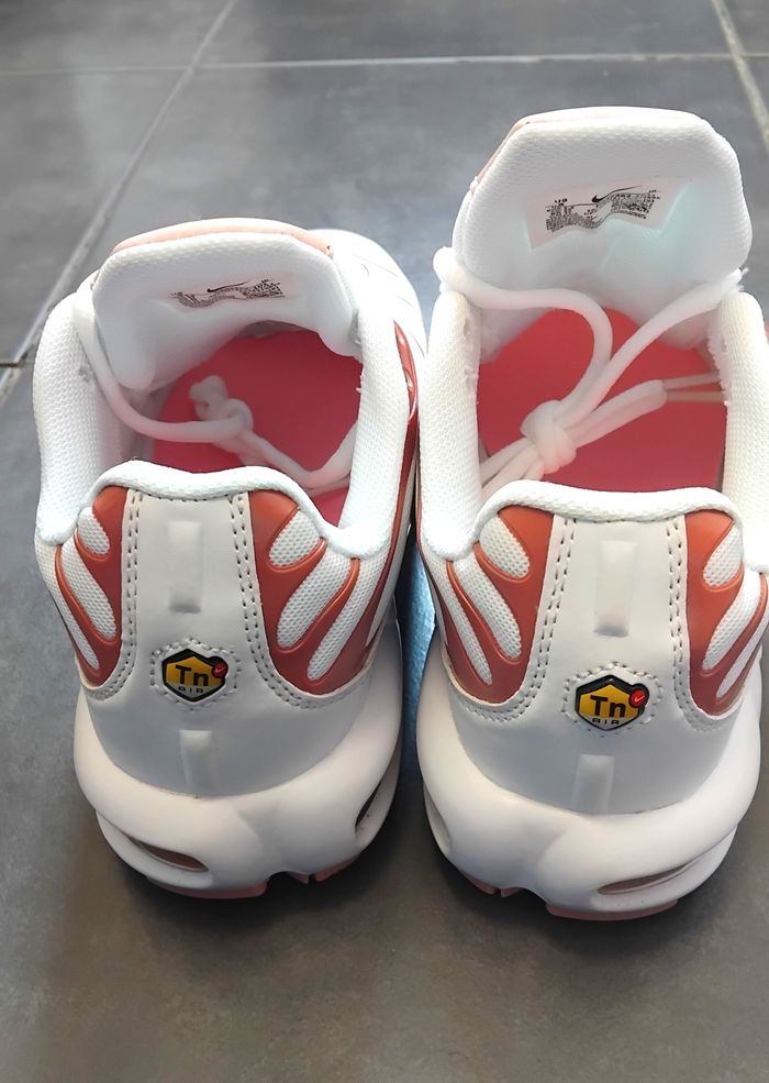 nike air max plus TN Blanche et rose neuve taille 39 - photo numéro 5