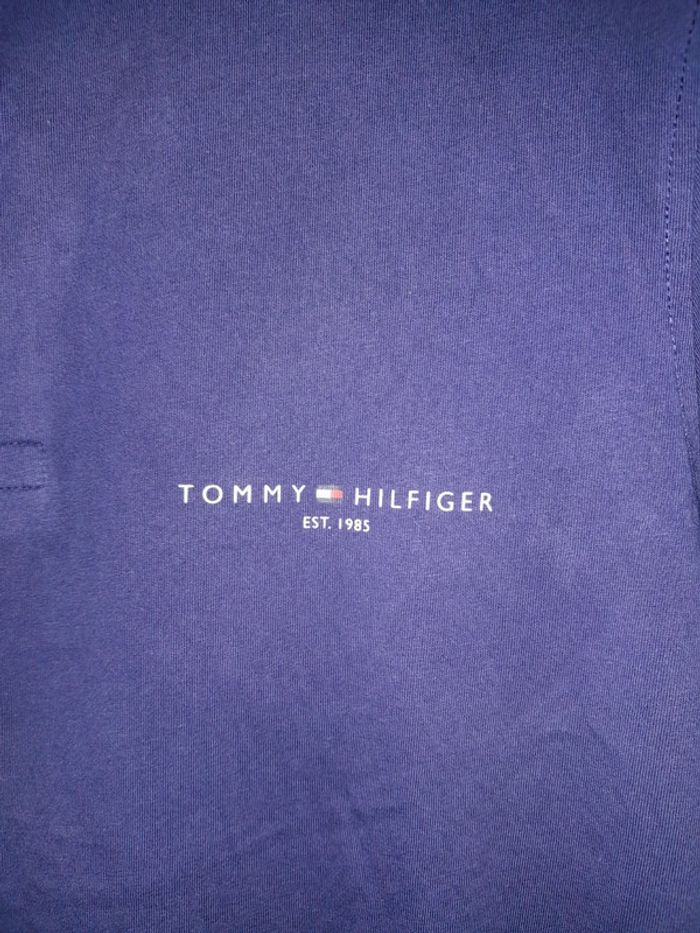 Haut tommy hilfiger s homme 🚹 - photo numéro 2
