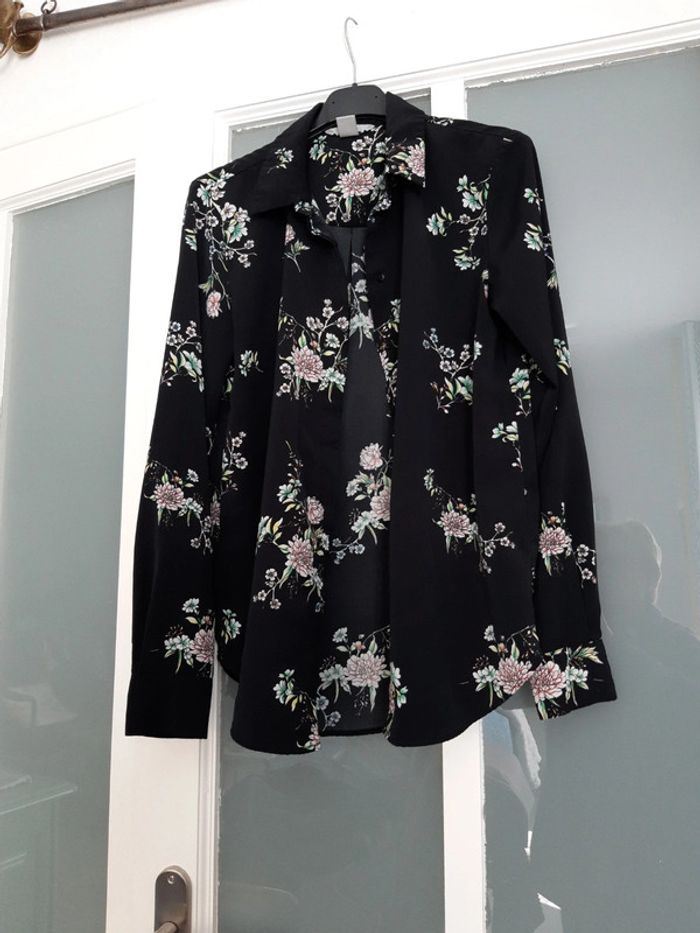 Blouse fuide noire fleurs 34🔴