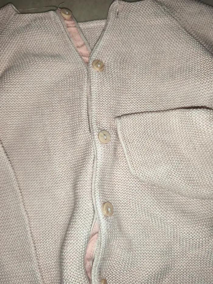 Petit pull en laine marque Kiabi taille 24 mois - photo numéro 2