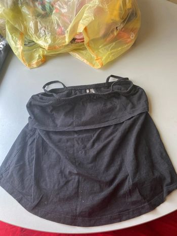 Débardeur noir taille 8 ans
