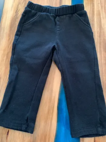 Jogging noir kiabi taille 24 mois