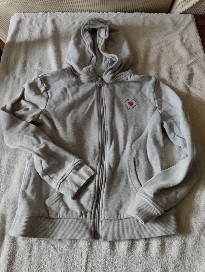 Lot gilets taille 10 ans.