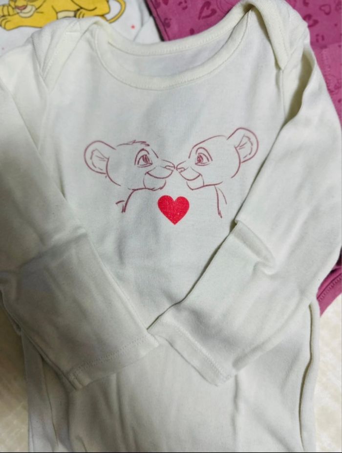 Bodies - 12 mois - photo numéro 2