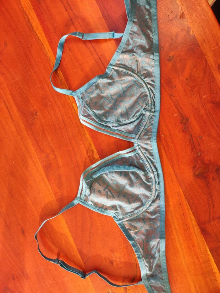 Soutien gorge neuf jamais porté 95B - photo numéro 2
