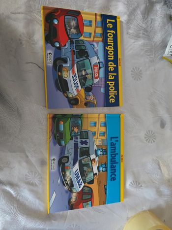 Lot 2 livres le fourgon de la police et l ambulance