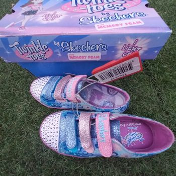 Baskets  Sketchers  T 33 neuves dans boite