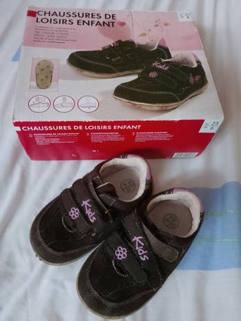 Chaussures de loisirs enfant Pointure 23 comme neuve