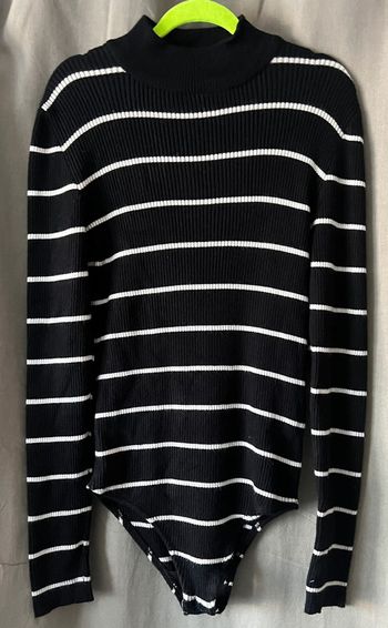 Body femme Jennyfer noir rayé blanc taille M excellent état